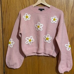 Forever 21 Daisy bell sleeve pink sweater sz small‎